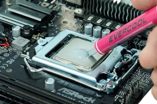 The Role of CPU Coolers and Thermal Paste